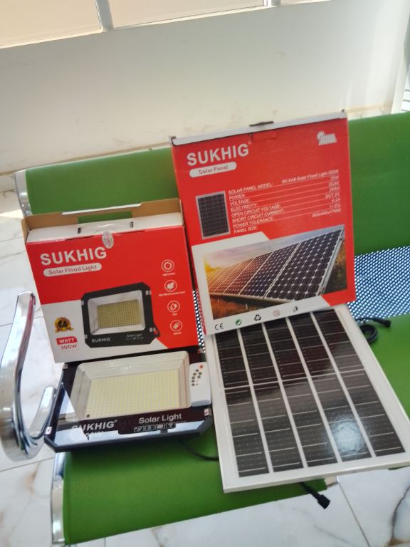 SUKHIG 300W Solar Security Light for Enhanced Outdoor Protection by LUMETT