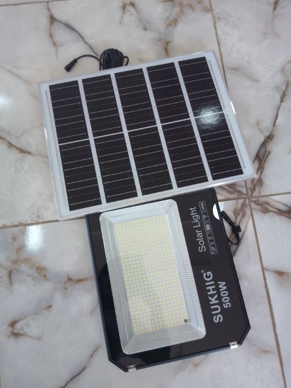 SUKHIG 500W Supreme Lite Professional Outdoor Solar Lighting System by LUMETT