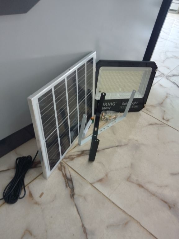 SUKHIG 500W Supreme Lite Solar Security Light for Homes and Businesses by LUMETT