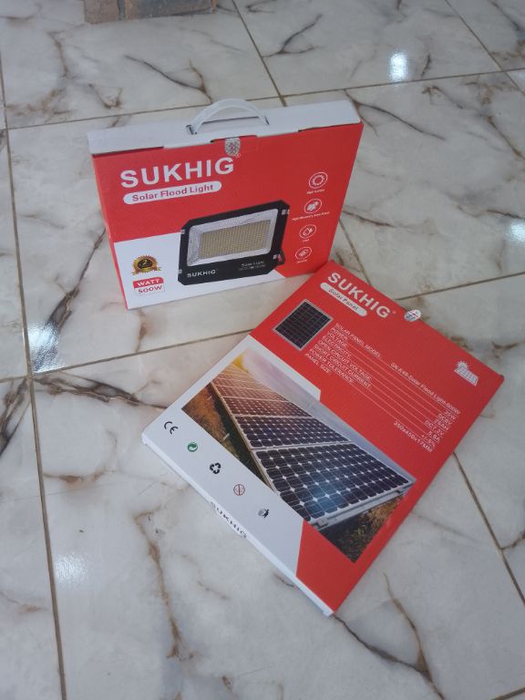 SUKHIG 500W Supreme Lite Outdoor Solar Lighting System by LUMETT