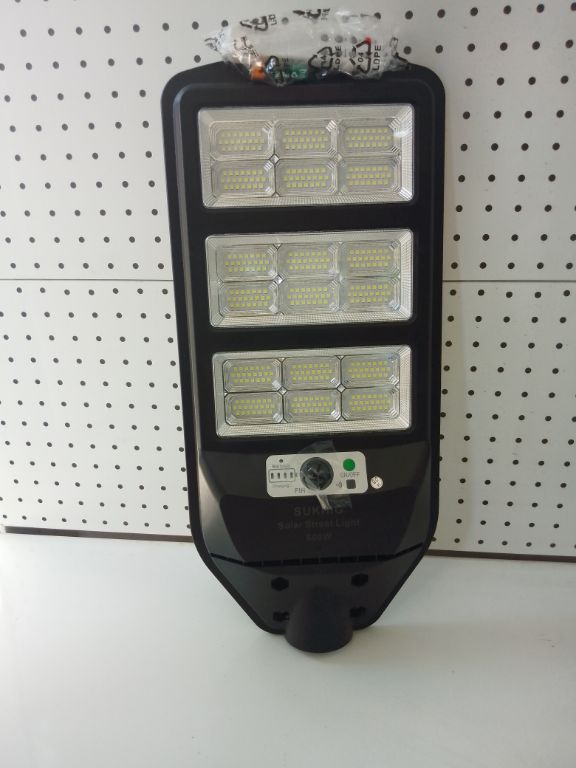SUKHIG 600W Energy-Efficient Solar Outdoor Lighting Solution by LUMETT