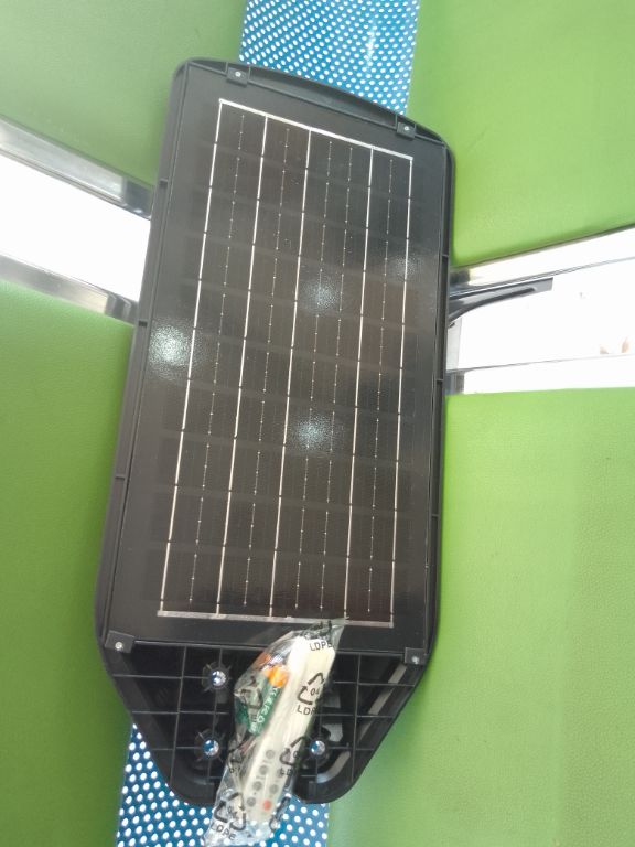 SUKHIG 600W Premium Outdoor Solar Lighting System by LUMETT