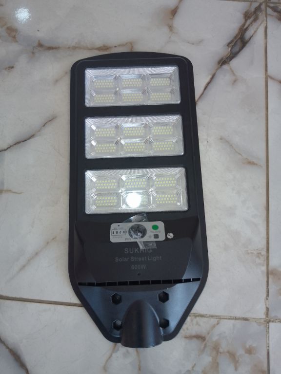 SUKHIG 600W Solar LED Light for Public Areas by LUMETT