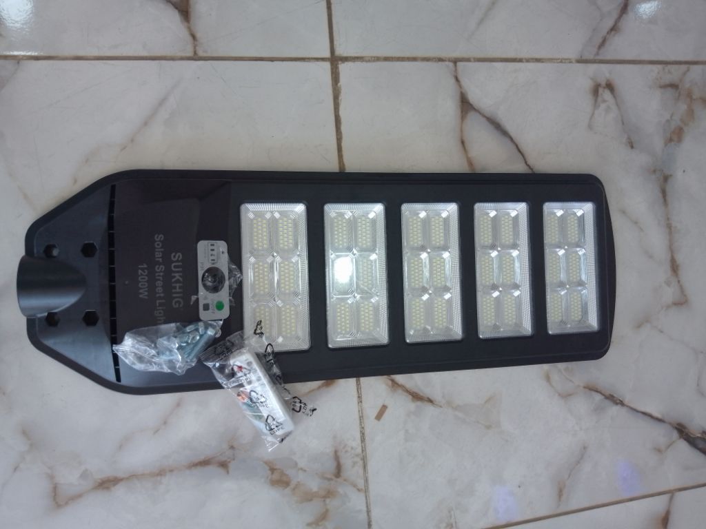 SUKHIG 1200W Commercial Solar Street Light with Lithium Battery Backup by LUMETT