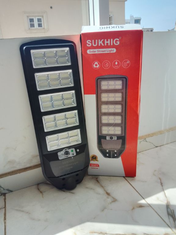 SUKHIG 1200W Premium Solar Street Light for Large Outdoor Areas by LUMETT