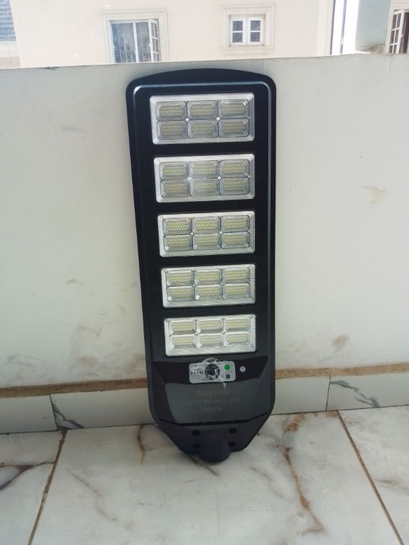 SUKHIG 1200W Commercial Solar Street Light with Lithium Battery by LUMETT