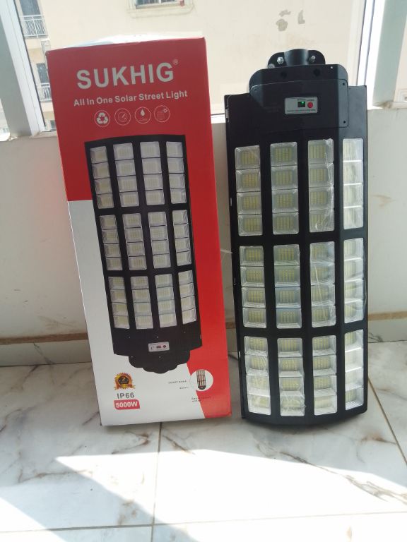 SUKHIG 5000W Solar Street Light for Roads, Parks, and Public Spaces by LUMETT