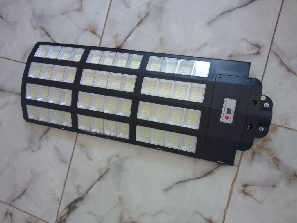 SUKHIG 5000W Solar Security Street Light for Enhanced Outdoor Protection by LUMETT