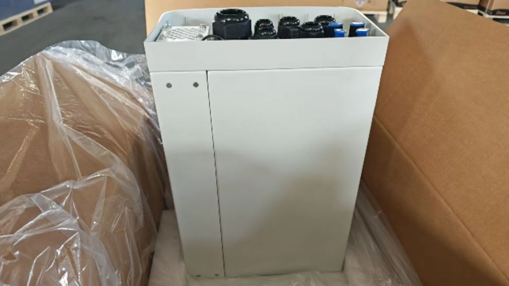 Compact Hybrid Solar Inverter for Modern Homes by LUMETT