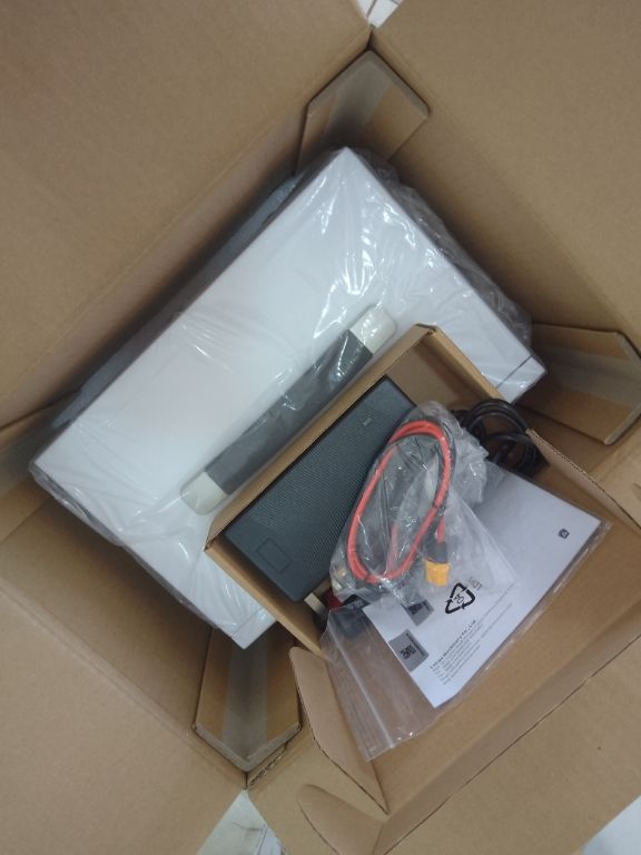 LUTIAN LE1000-B Premium Home & Outdoor Solar Generator – 1000W by LUMETT